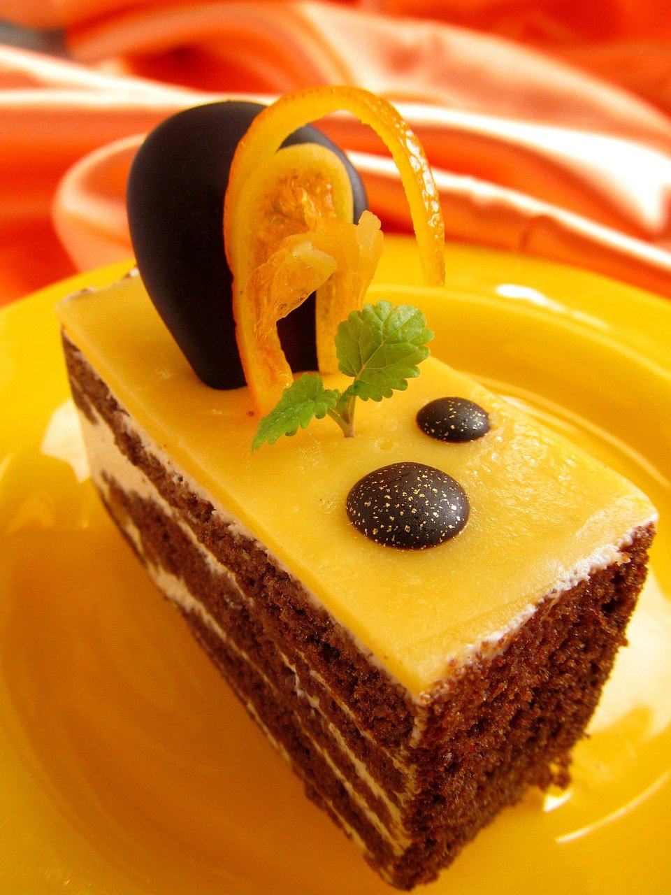 cake, dessert, fruits-106838.jpg